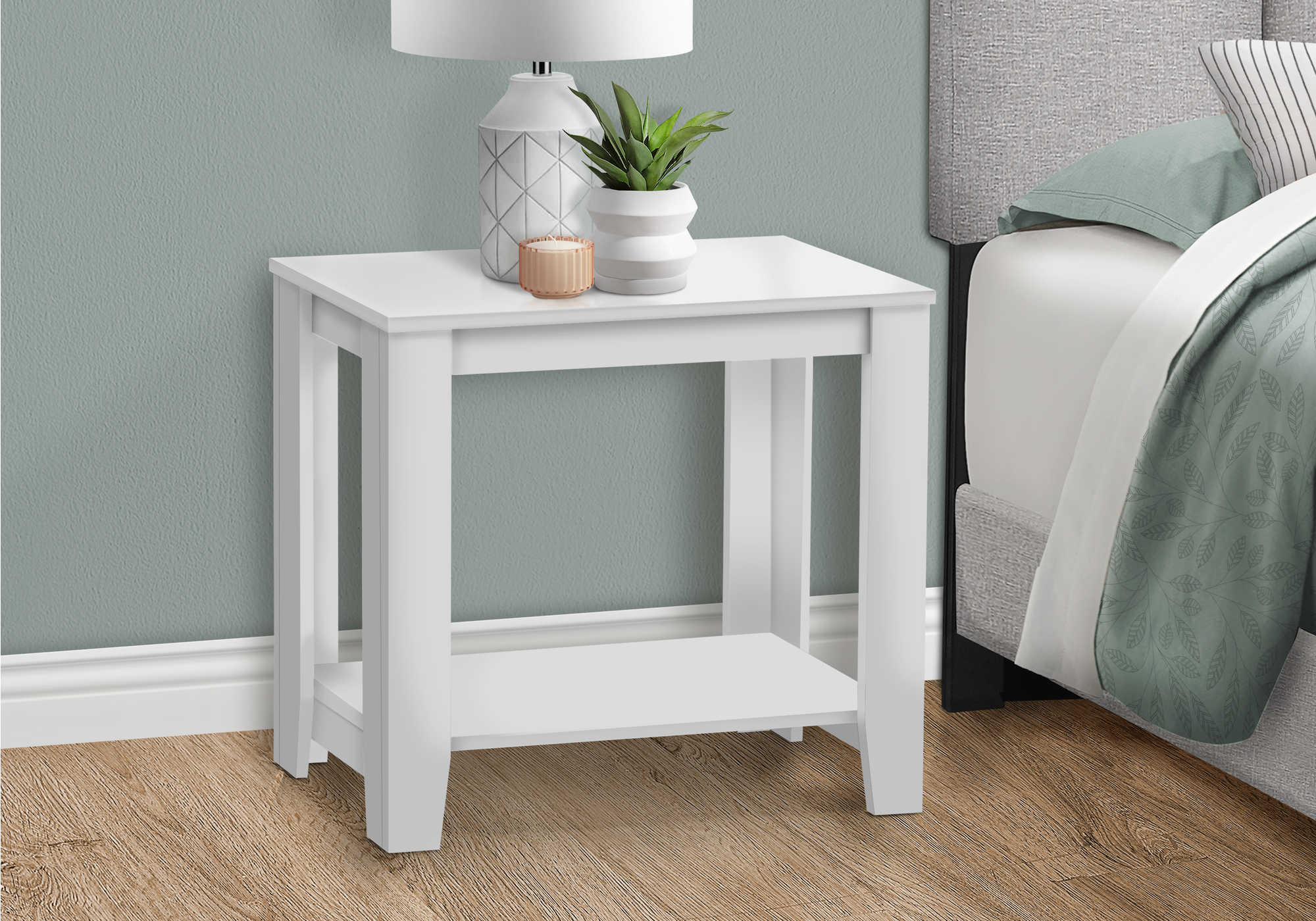 nightstand - white i3117