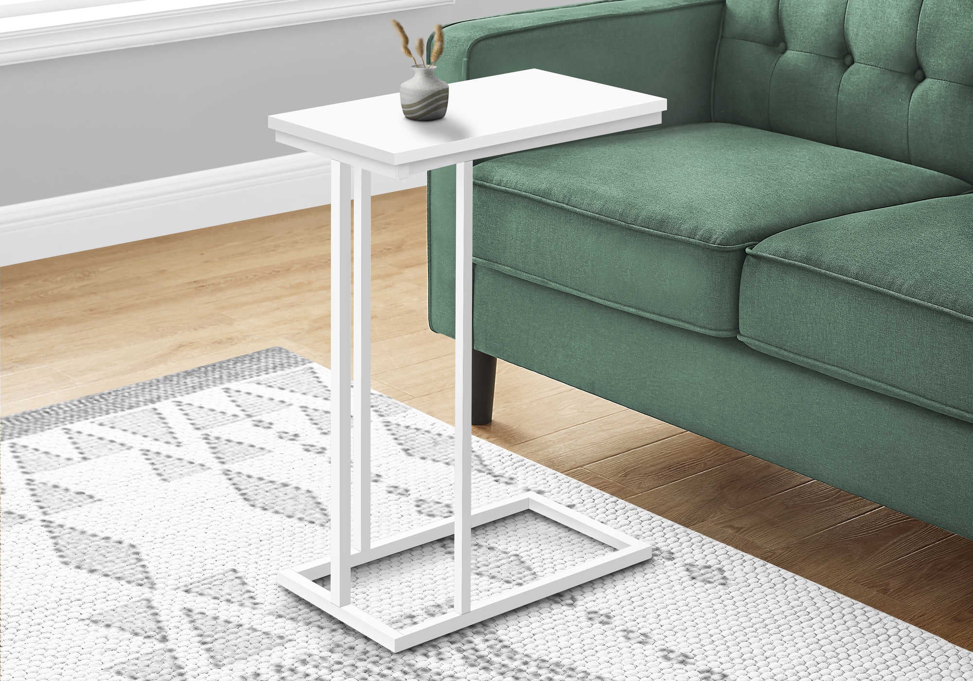 accent table - 25"h /white / white metal i3468