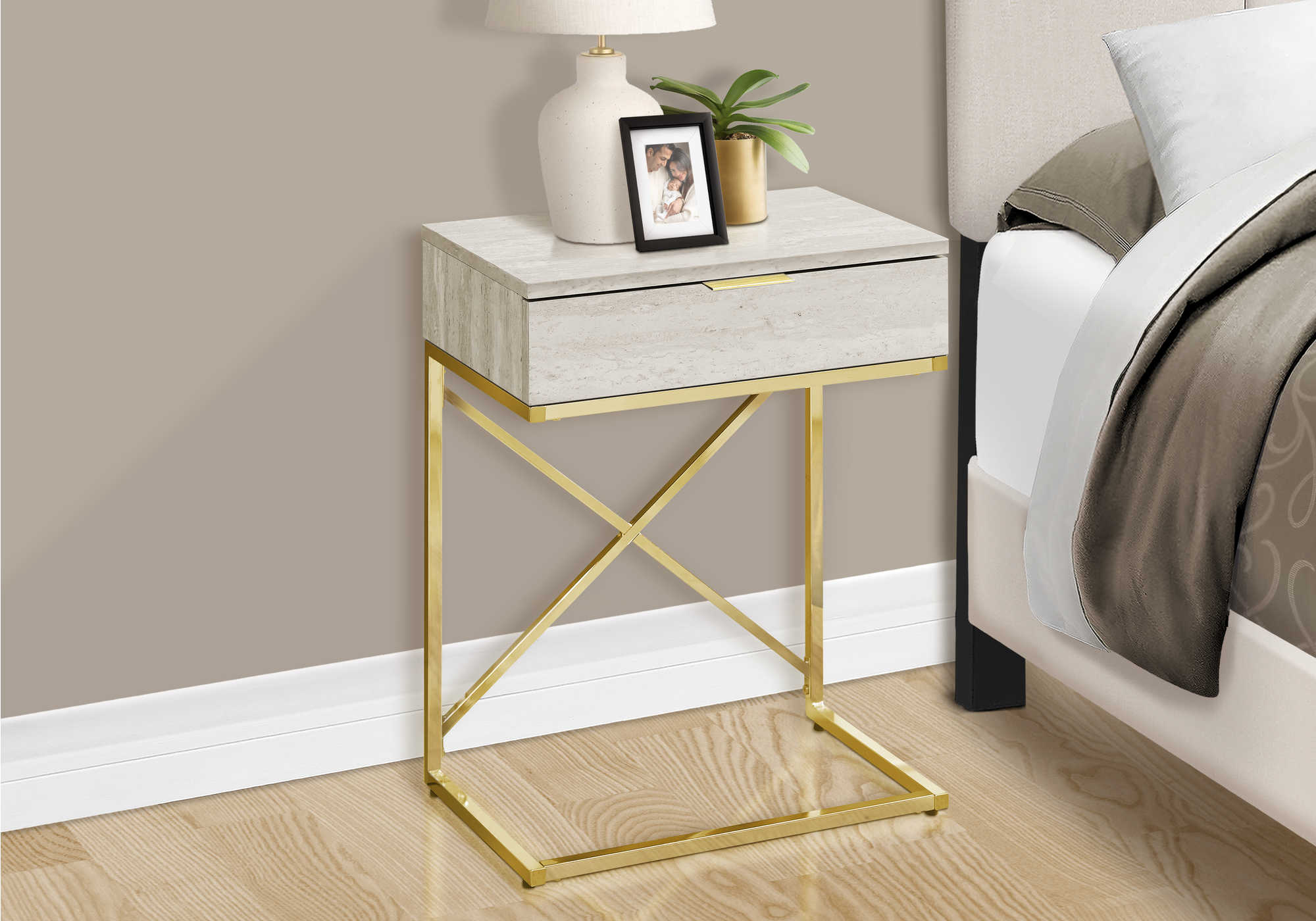 Image of nightstand - 24"h / beige marble / gold metal   i 3473.