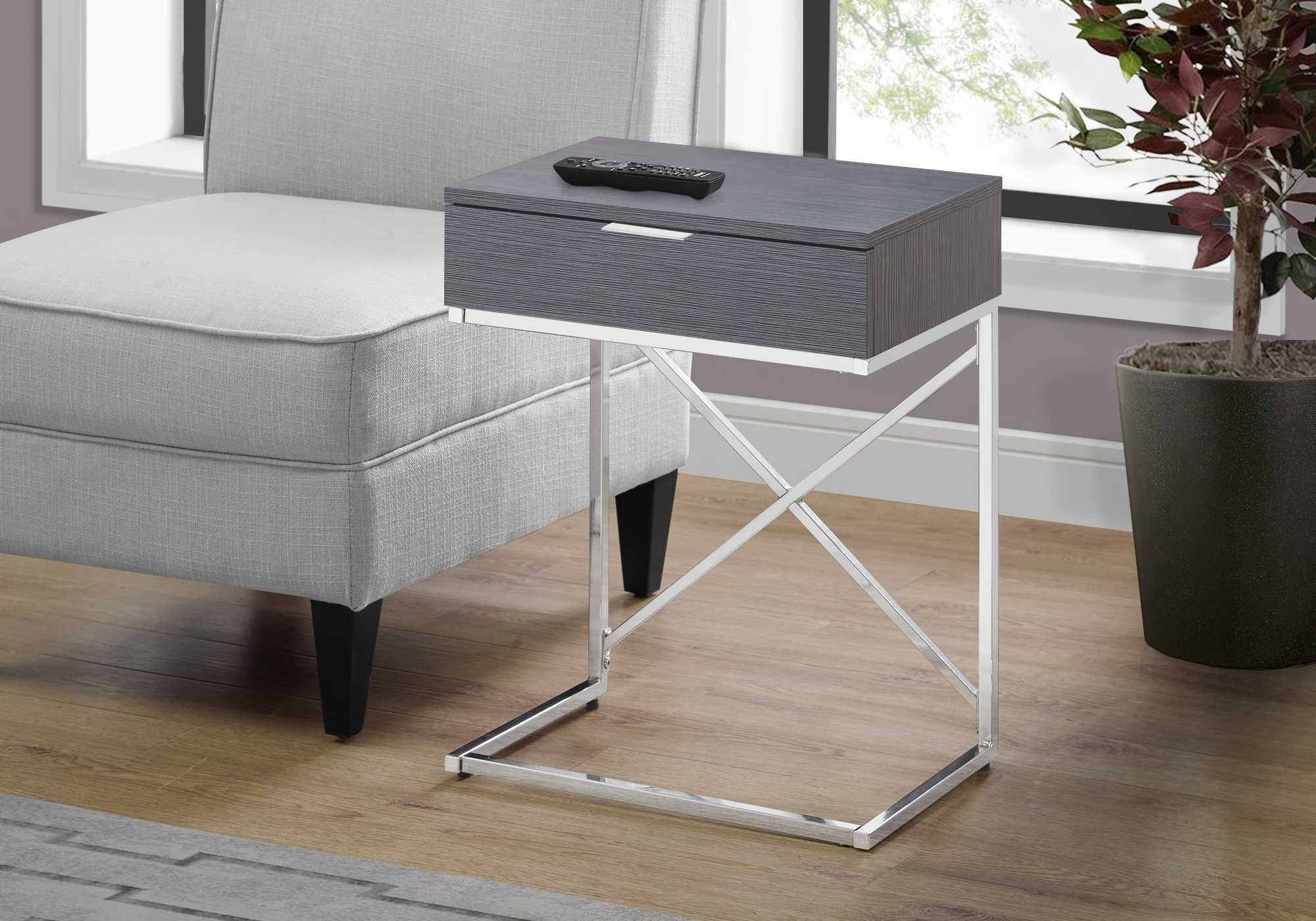 accent table - 24"h / grey / chrome metal  i3474