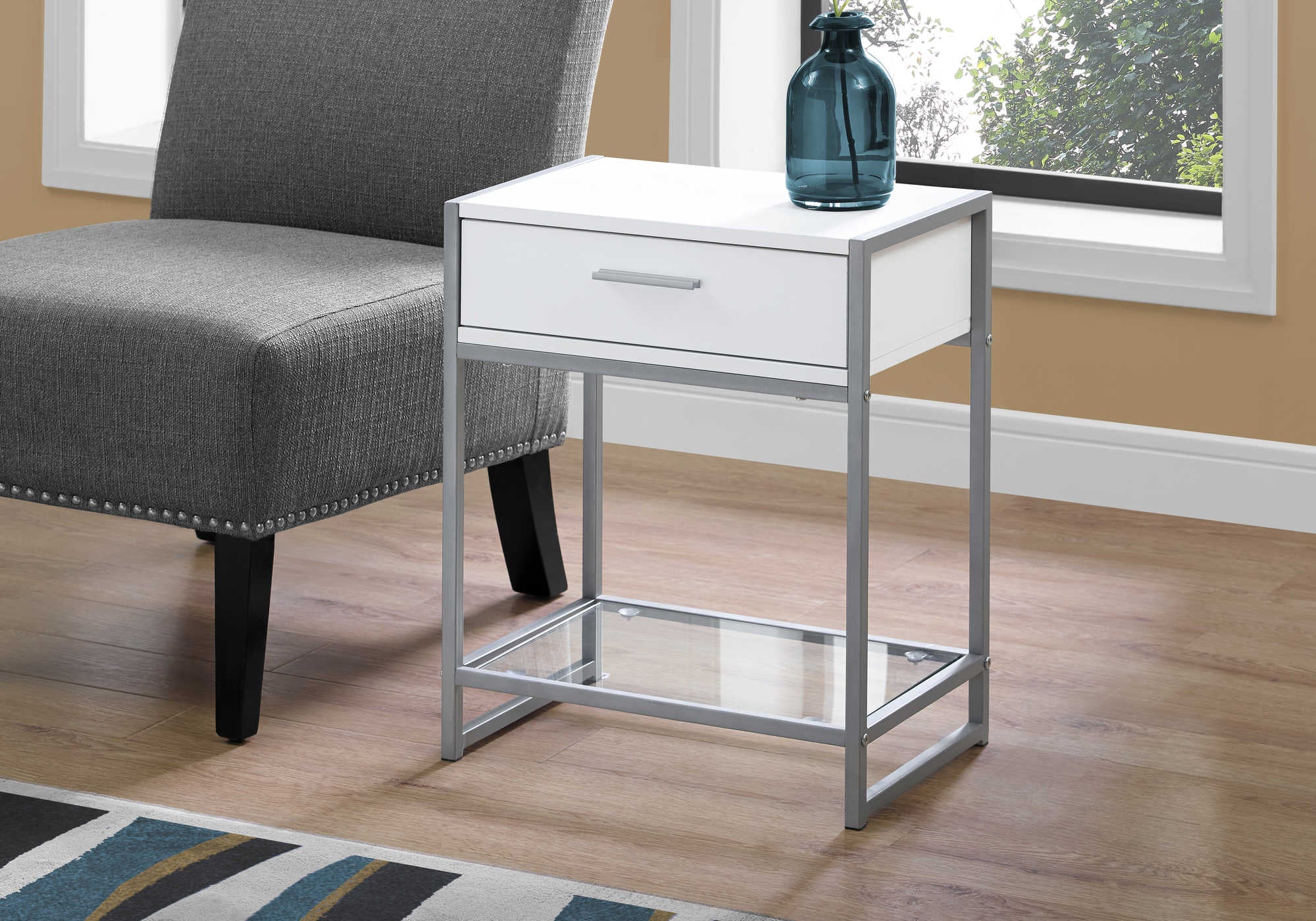 accent table - 22"h / white/ silver metal/ tempered glass i3503