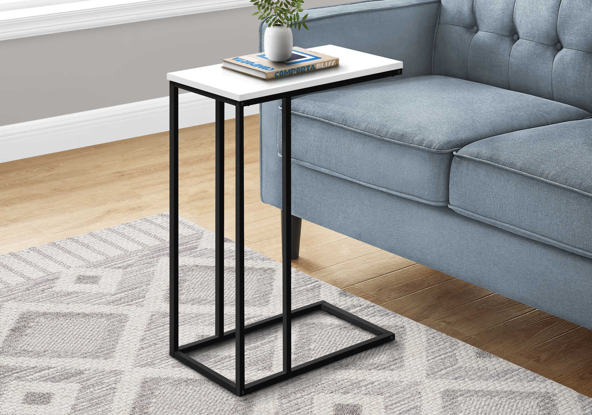 accent table - 25"h / white / black metal i3760