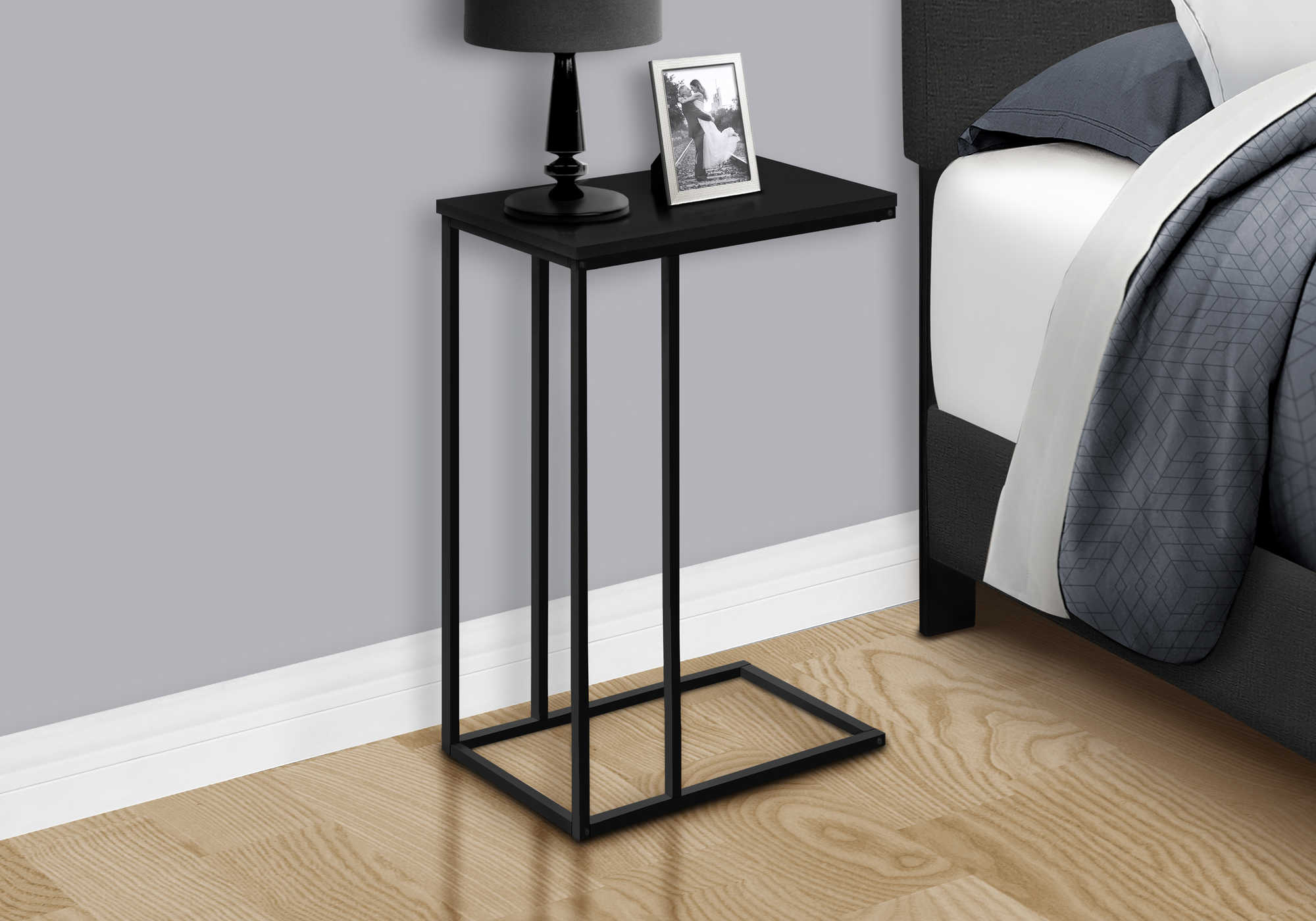 nightstand - 25"h / black / black metal i3761