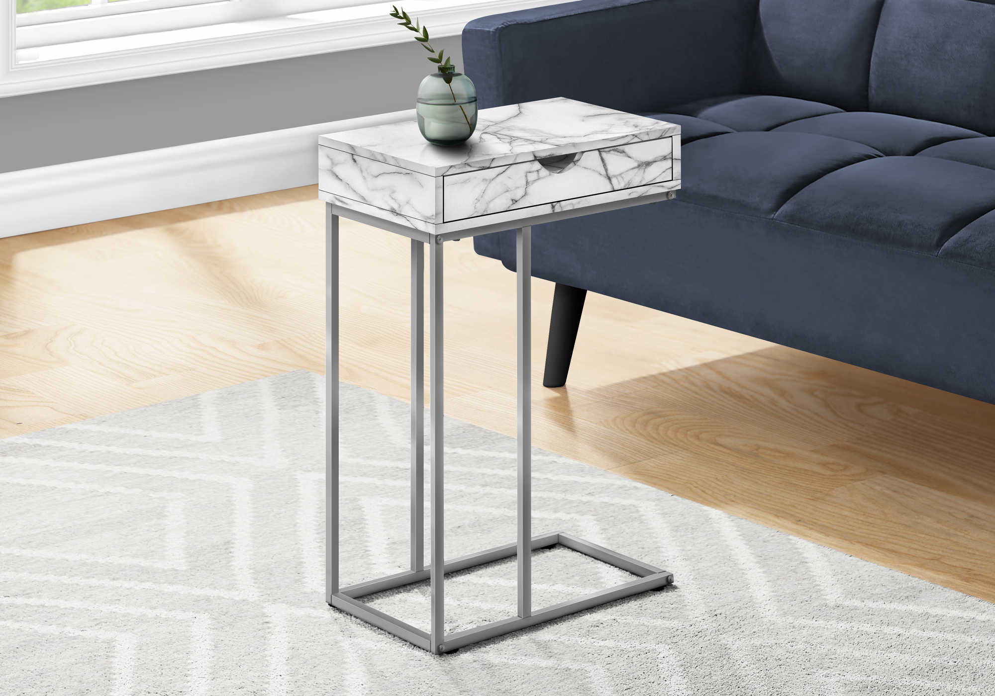 accent table - 25"h / white marble / silver metal i3772