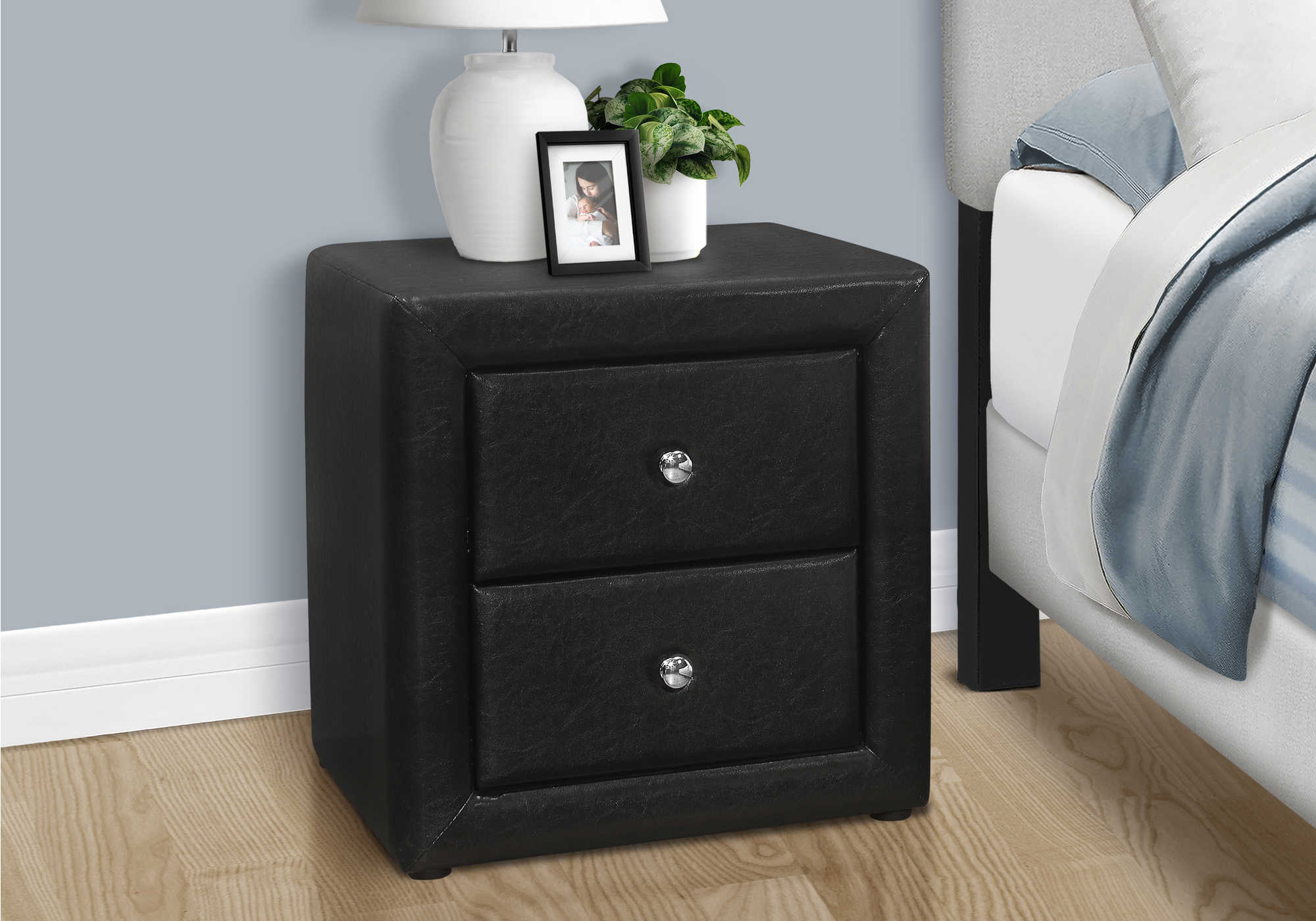 Image of nightstand - 21"h / black leather-look  i 5603.