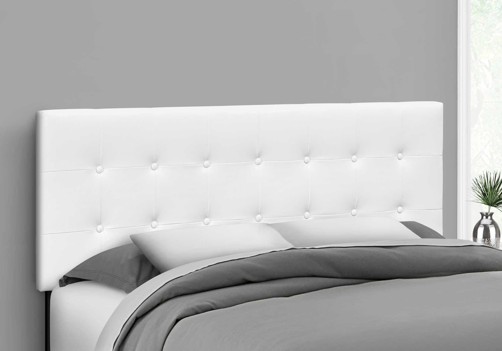 BED - QUEEN SIZE / WHITE LEATHER-LOOK HEADBOARD ONLY i 6002Q