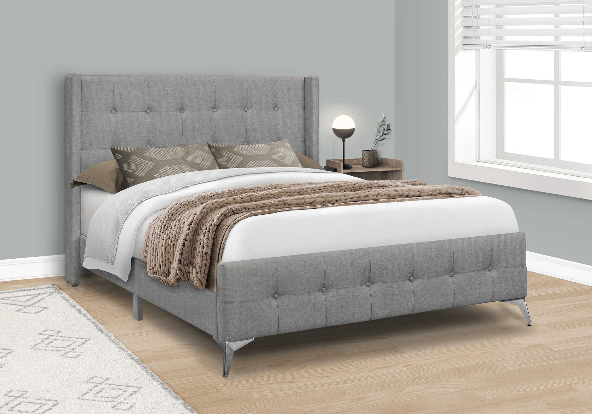 BED - QUEEN SIZE / GREY LINEN WITH CHROME METAL LEGS i 6040Q