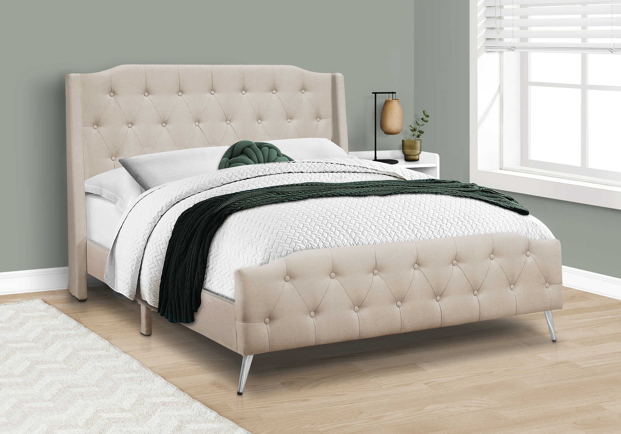 BED - QUEEN SIZE / BEIGE LINEN WITH CHROME METAL LEGS i 6046Q