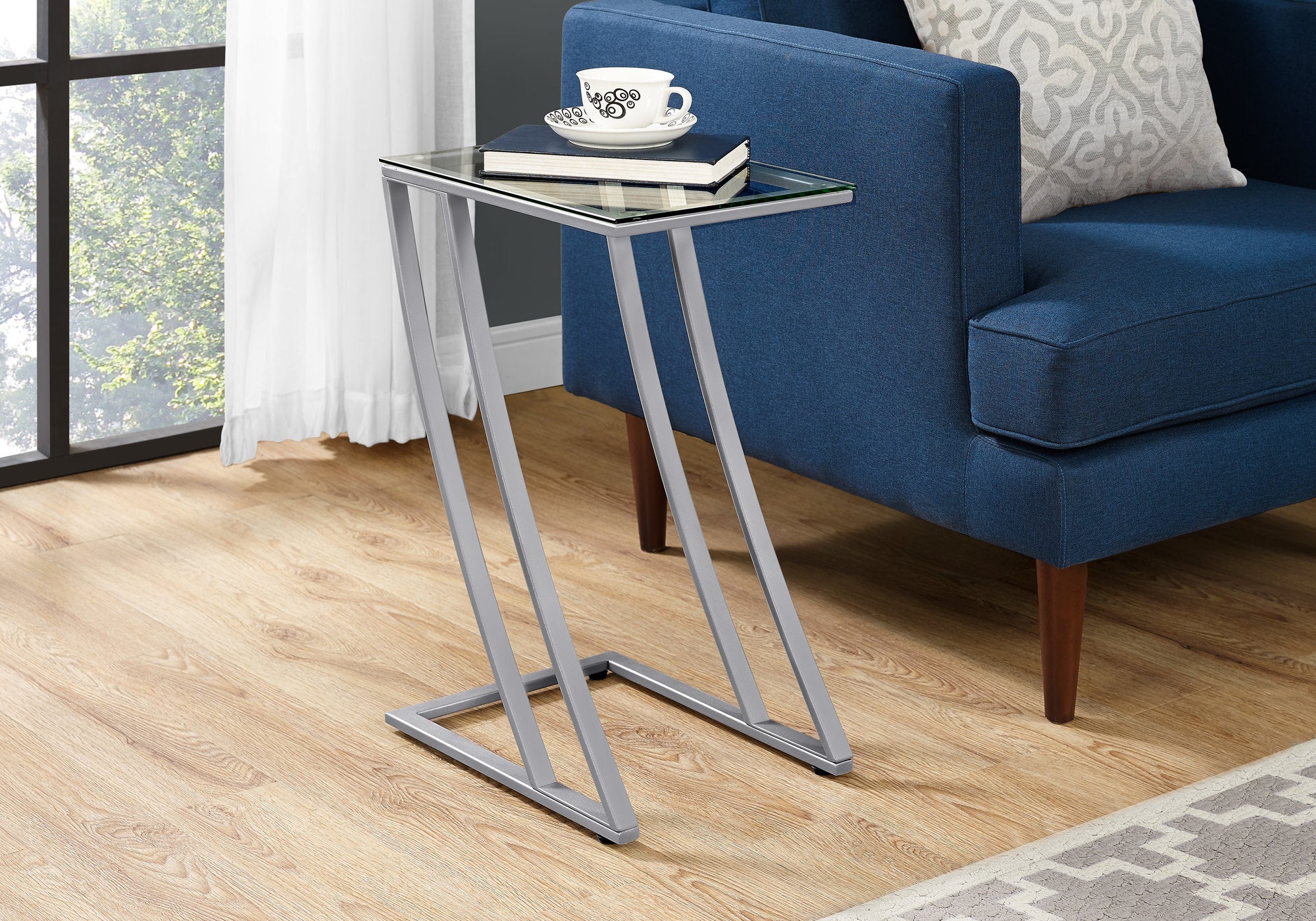 accent table silver metal with tempered glass i3090