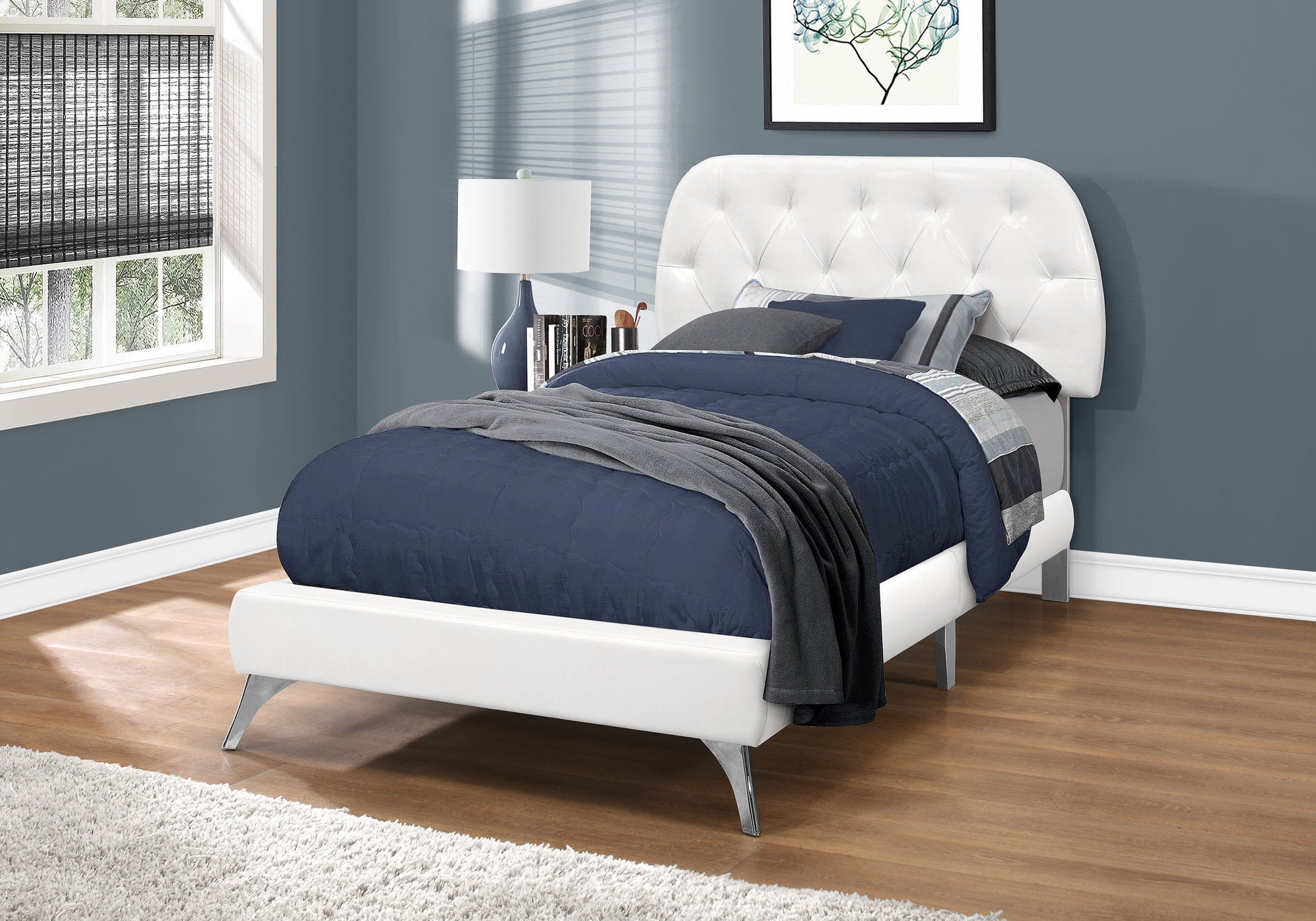 bed twin size white leather look with chrome legs i5983t